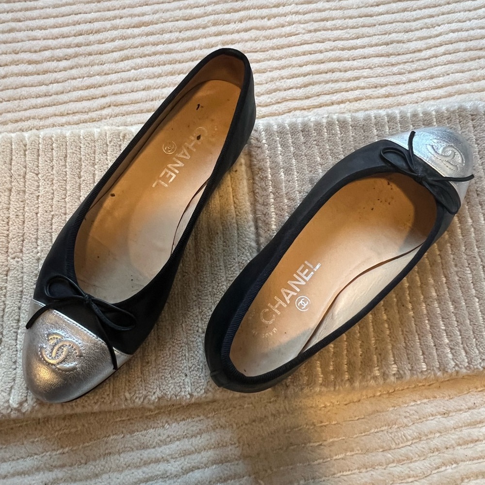 Chanel Black and Silver Ballet Flats - Picture 2 of 4